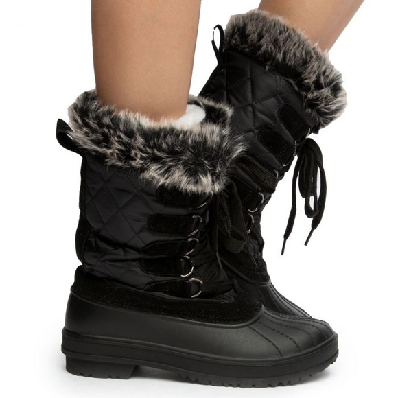 Charlotte Russe Quilted Furry Top Duck Boots - Picture 13 of 15